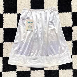 NWT Vintage Adjustable Length White Slip Skirt S